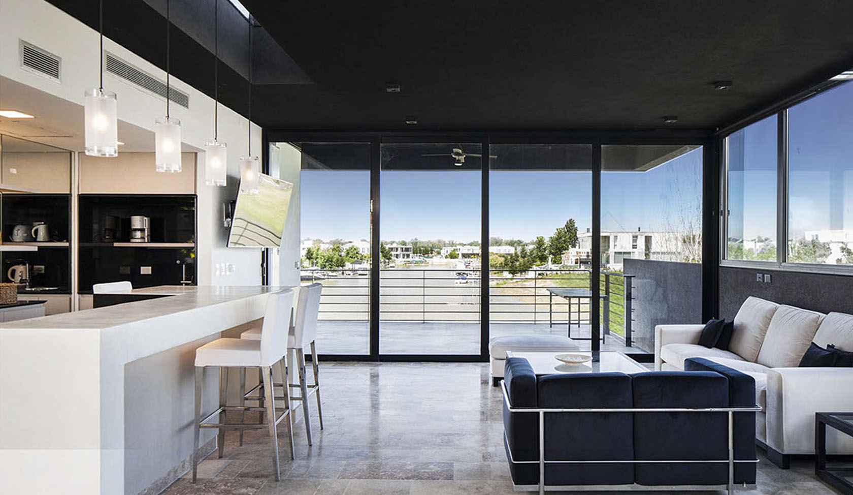 diseño de interiores en casas, interiores modernos en viviendas, vistas con vista al lago